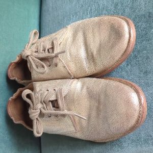 Trask gold metallic women's shoe size 8